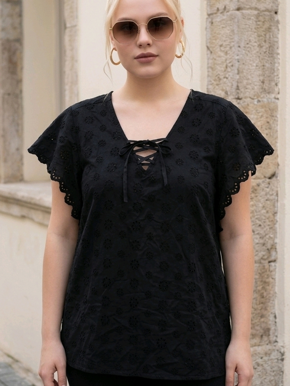 Lane Bryant Black Eyelet Lace Blouse Women's Plus Size 26/28 Cotton Tie Neck Top